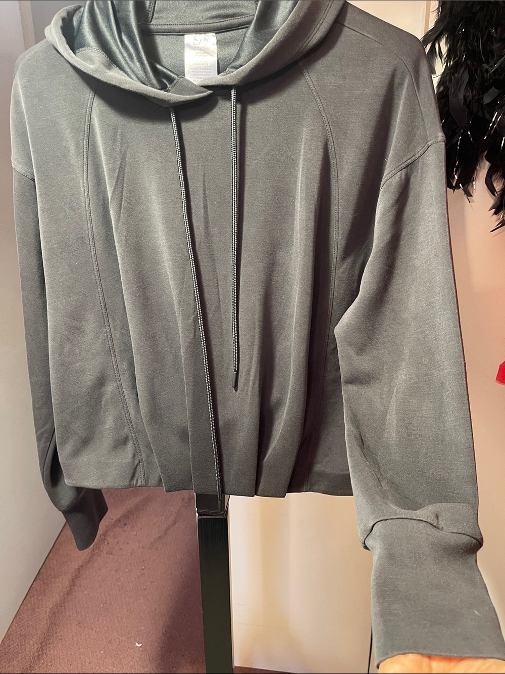 Cali Sport faded black hoodie with pleated body and kangaroo pocket - Size S